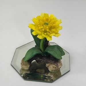 Reflections in Bloom Yellow Flower Figurine on Mirror Base 1999 Cosmos